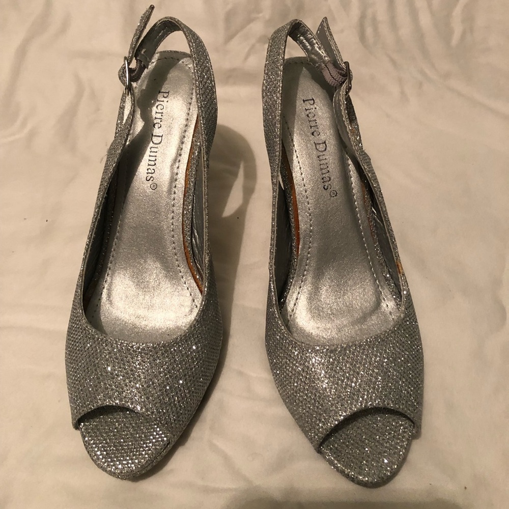 Pierre Dumas silver sparkle peep toe shoes.  Size 6 1/2.
